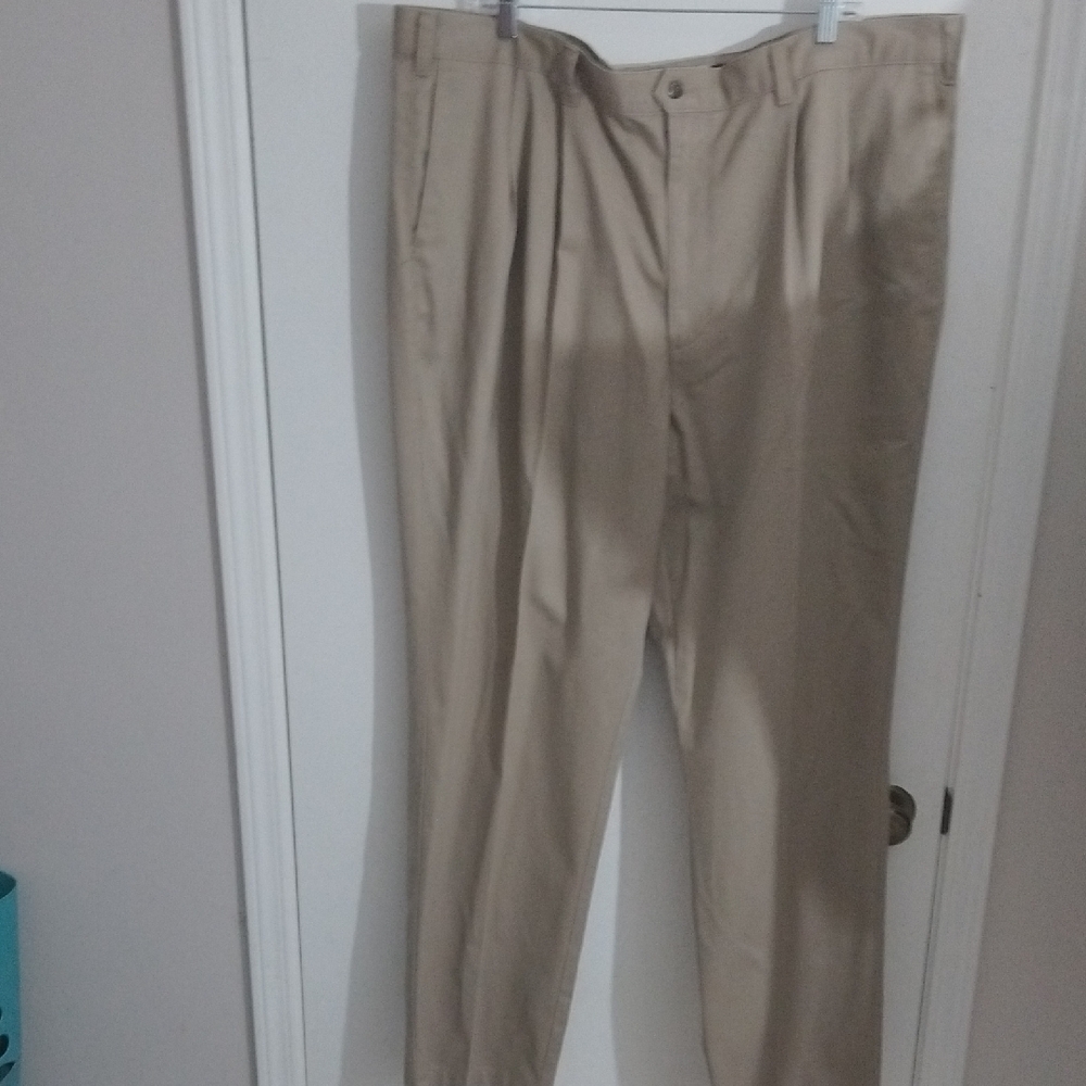 Dockers Men's Khaki Chinos